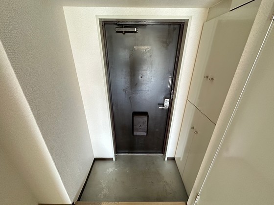 玄関　※別部屋の写真です