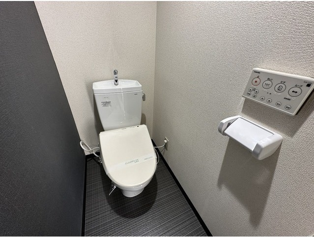 トイレ　嬉しい温水洗浄便座♪