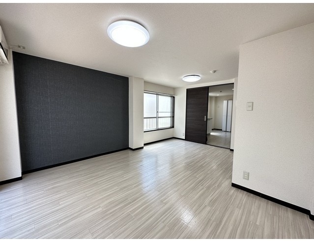 居室・リビング　開放感のあるゆったりとしたお部屋です♪