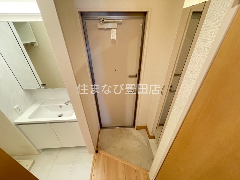 玄関　同型別部屋写真