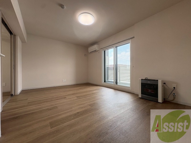 居室・リビング　広々としたリビングですね。使い勝手がよさそうですね！