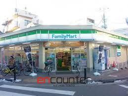 コンビニ　ファミリーマート富士見台駅前店（コンビニ）まで110m