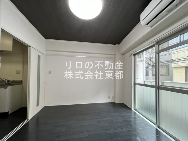 居室・リビング　明るい雰囲気で暮らしやすい！優しい質感の室内がオススメ☆