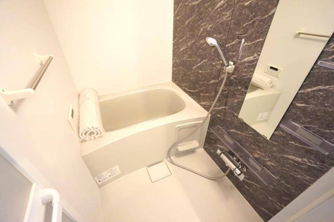 バス・シャワールーム　浴室