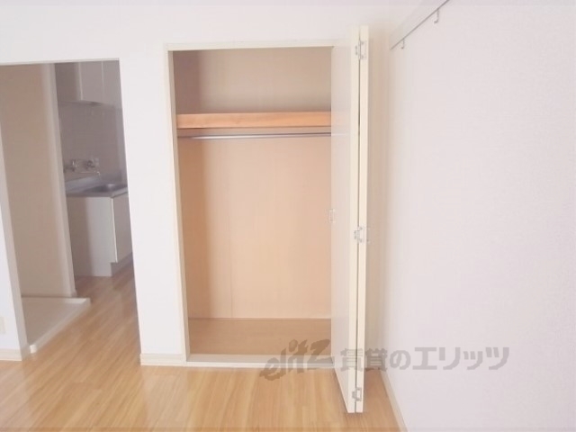 収納　洋室収納２（開）