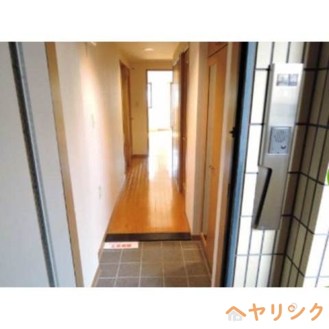 玄関　類似（反転）部屋イメージ