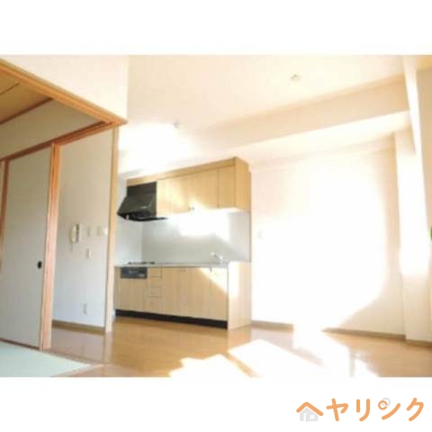 居室・リビング　類似（反転）部屋イメージ