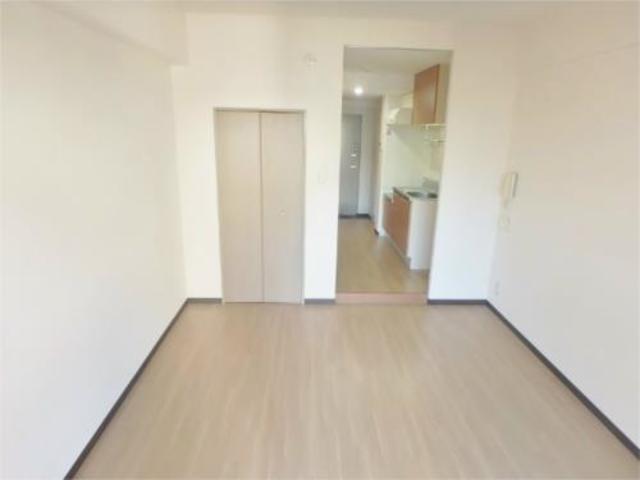 居室・リビング　キレイなフローリングのお部屋です