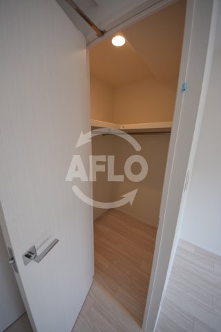 収納　エスプレイス大阪城サウスコンフォート　ウォークインクローゼッ