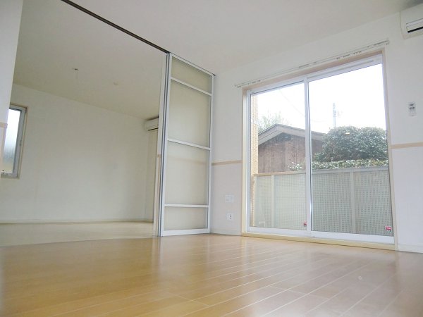 居室・リビング　同建物参考写真