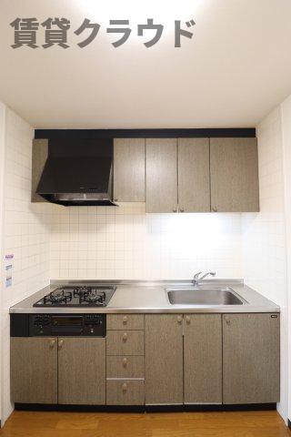 キッチン　コンパクトなキッチンで掃除もラクラク