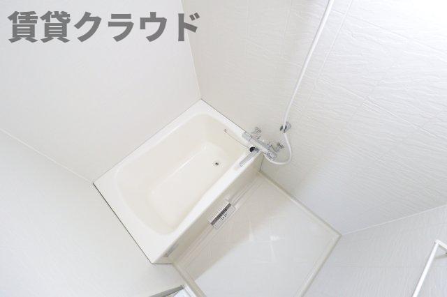 バス・シャワールーム　落ち着いた空間のお風呂です