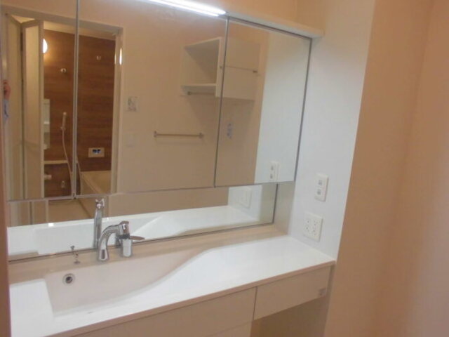 洗面設備　洗髪洗面化粧台