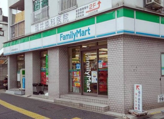 コンビニ　ファミリーマート西早稲田諏訪通り店（コンビニ）まで196m