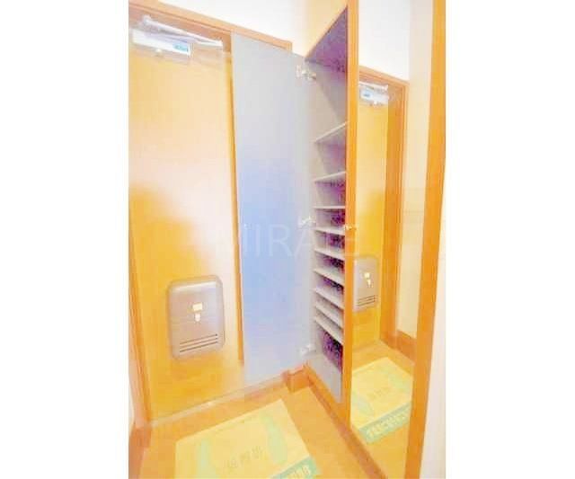 玄関　別部屋反転タイプ