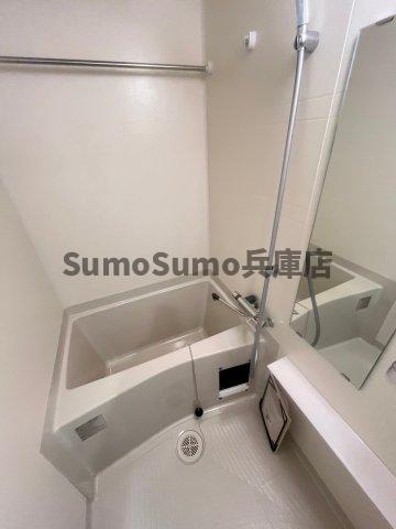 バス・シャワールーム　コンパクトで使いやすいお風呂です