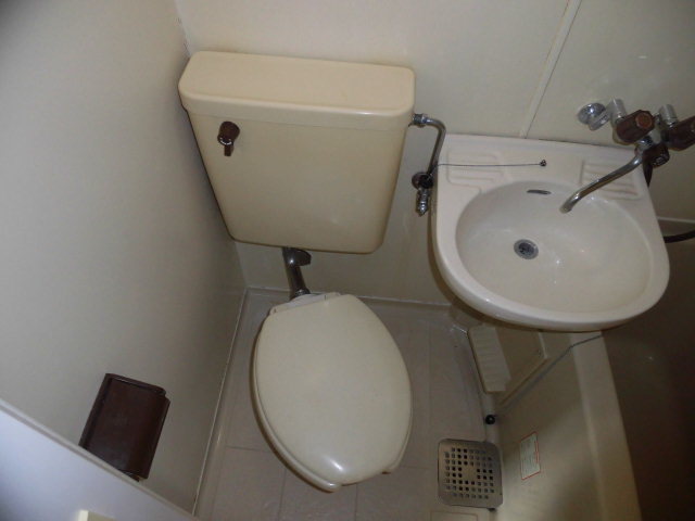 バス・シャワールーム　トイレです