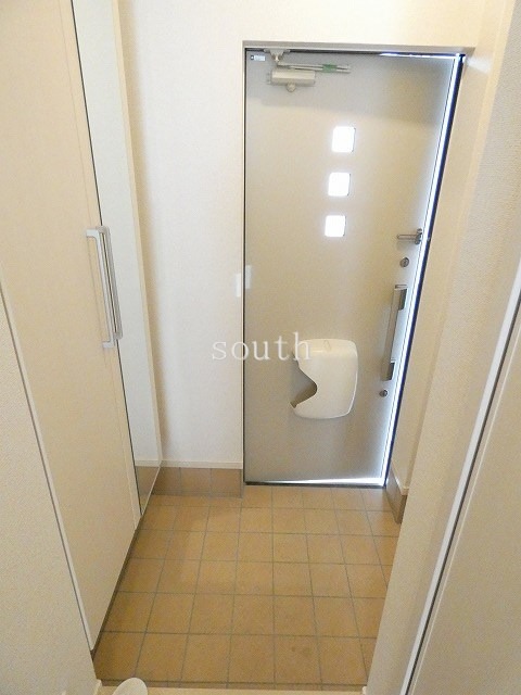 玄関　シューズＢＯＸ付きの玄関
