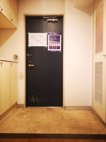 玄関　＊同間取り別部屋参照