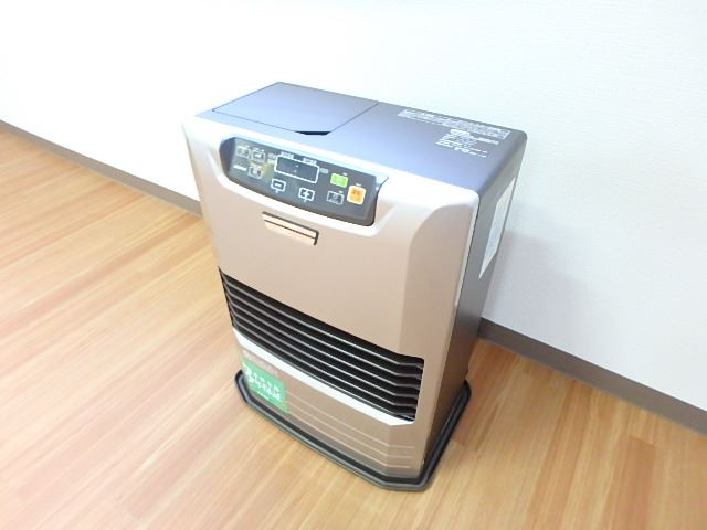 その他設備　灯油ＦＦストーブ。カートリッジ式です