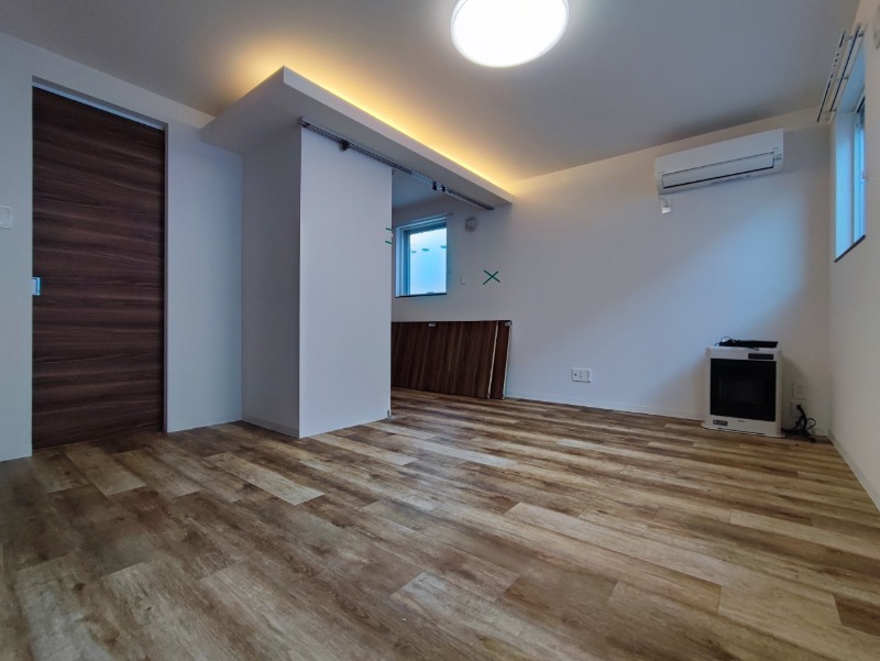 居室・リビング　広くてキレイなお部屋が広がっていて、充実した生活が送れそう。