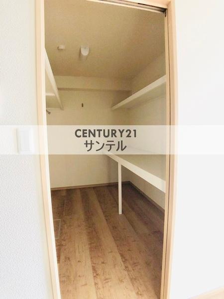 収納　ウォークインクローゼット
