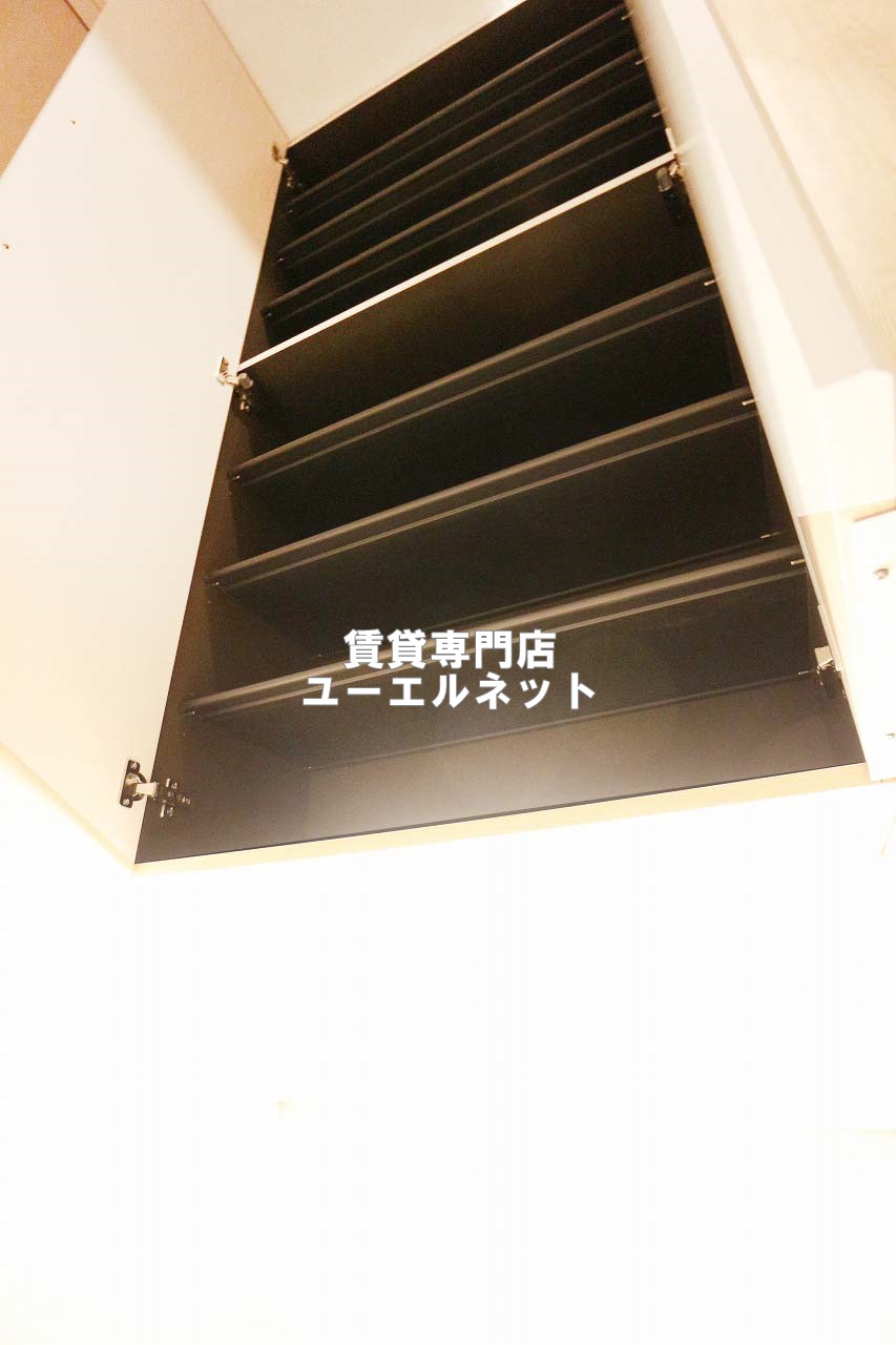 その他設備　収納力たっぷりのシューズボックスで玄関すっきり！