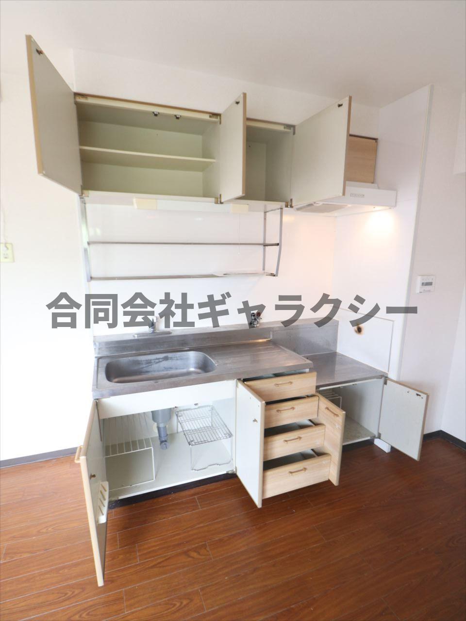 キッチン　収納豊富・コンロ設置可能です