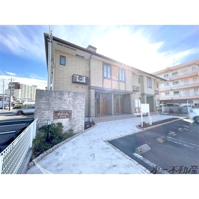 エントランス　建物外観