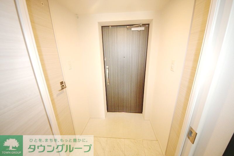 AZEST志村三丁目2の玄関写真