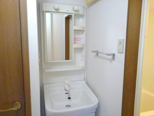 洗面設備　使いやすい洗面所です