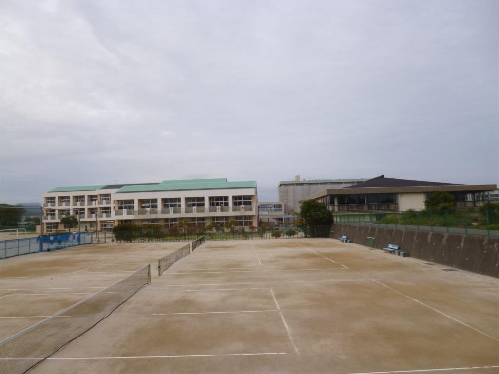 中学校　日立市立泉丘中学校（中学校）まで1740m