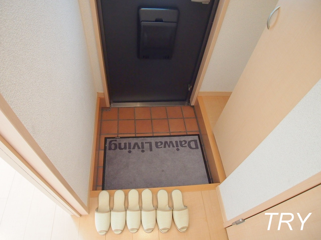 玄関　下駄箱付です。