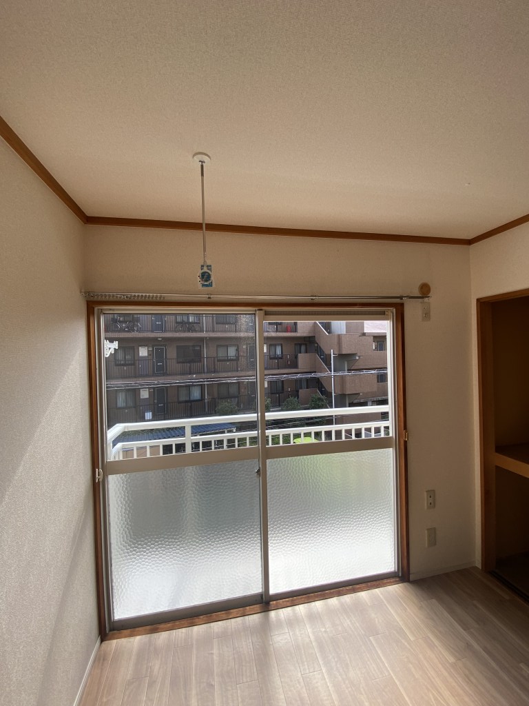 その他設備　室内物干しあり●
