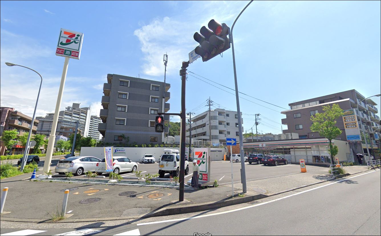 コンビニ　セブンイレブン横浜北山田1丁目店（コンビニ）まで488m