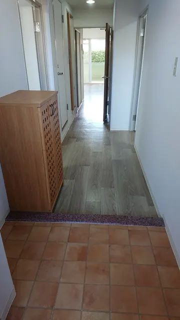 玄関　同タイプの別部屋