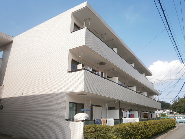 横浜市保土ケ谷区今井町のマンションの建物外観