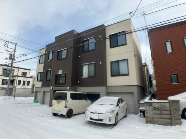 札幌市北区新琴似八条のアパートの建物外観