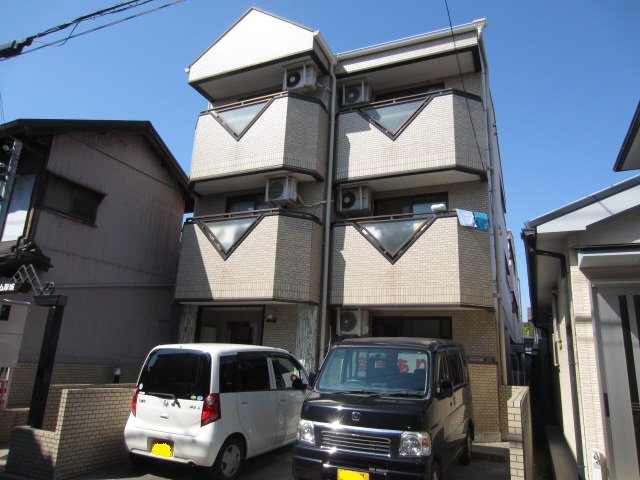 岸和田市岸城町のマンションの建物外観