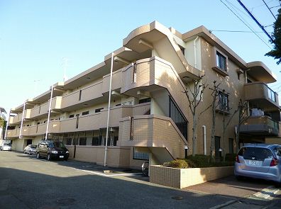 福岡市東区名島のマンションの建物外観