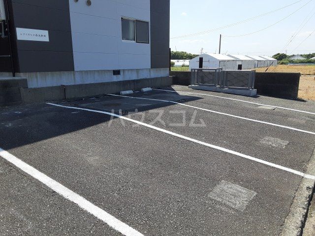 【レクリオヒロ西池新田の駐車場】