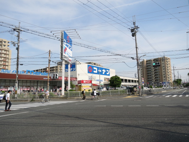 【アヴェルーチェ高槻富田町のホームセンター】