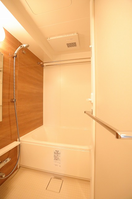 バス・シャワールーム　バス※反転参考写真