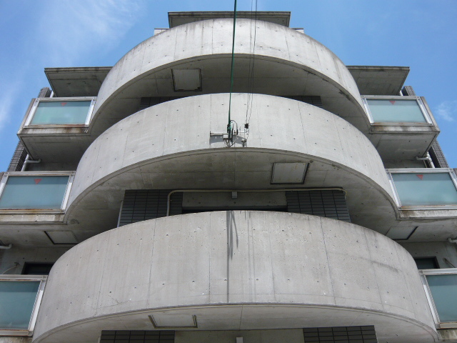 豊中市螢池西町のマンションの建物外観