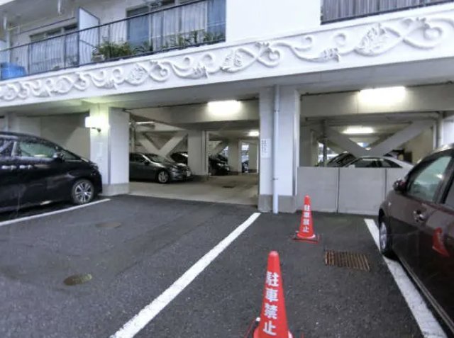 【中央区勝どきのマンションの駐車場】