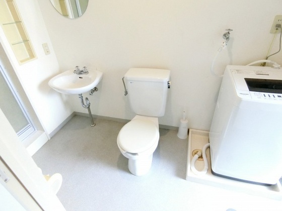 洗面設備　※他部屋の写真です。