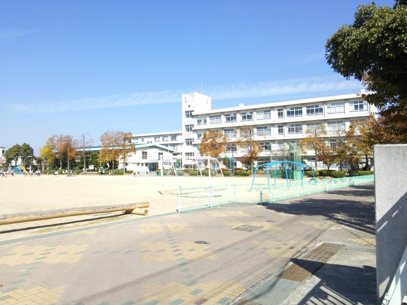 小学校　御国野小学校（小学校）まで622m