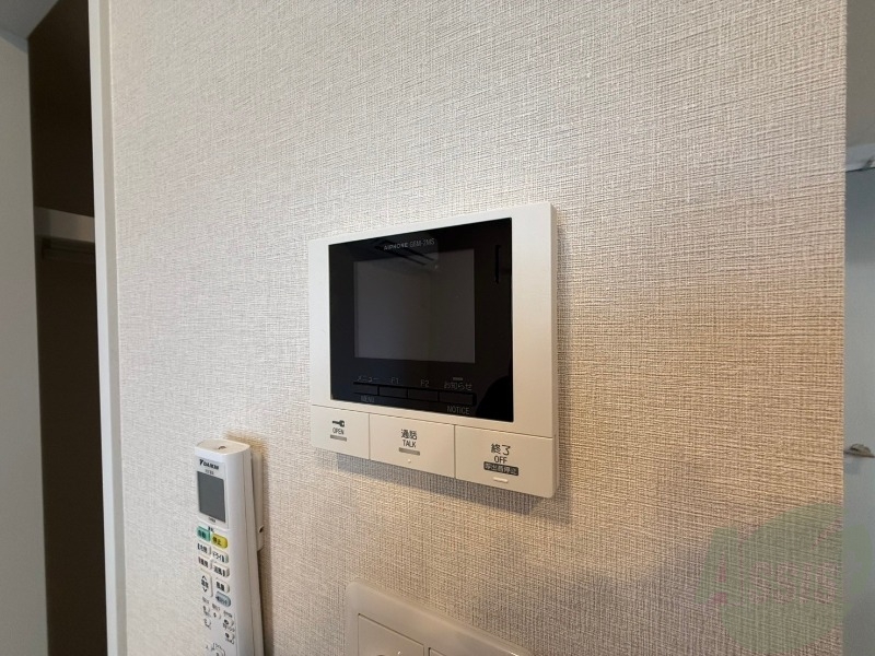 セキュリティ　ＴＶモニター付インターホンです。来客者の顔が見えるので安心！