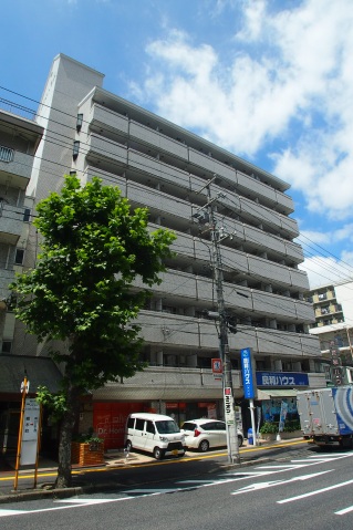 【広島市西区楠木町のマンションの建物外観】