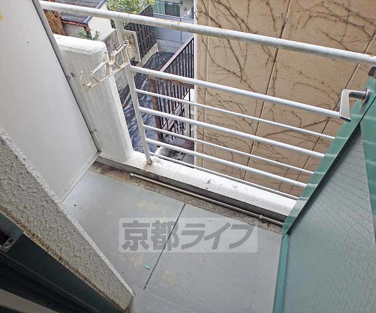 【京都市北区紫竹上緑町のマンションのバルコニー】